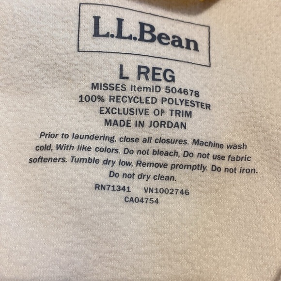 Gorgeous L.L. Bean jacket. Zip front. Zip  pockets. Size L Reg - Picture 8 of 11